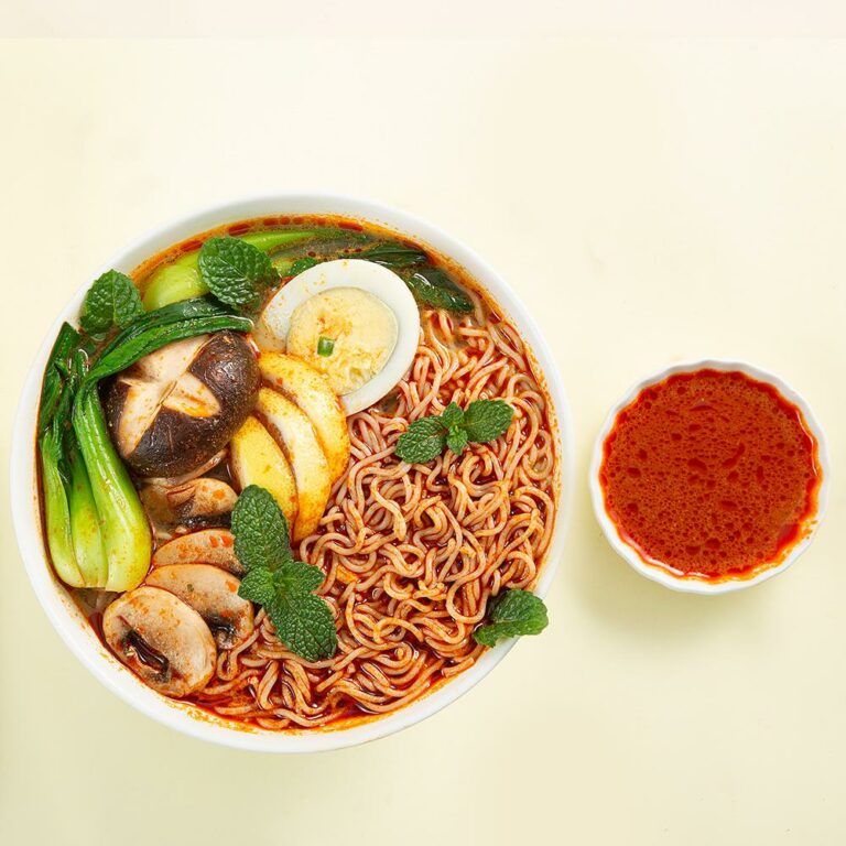 Vegetarian instant ramen tom yum flavor